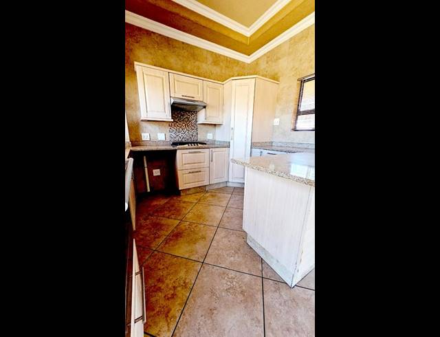 2 BEDROOM APARTMENT FOR SALE IN RAVENSWOOD